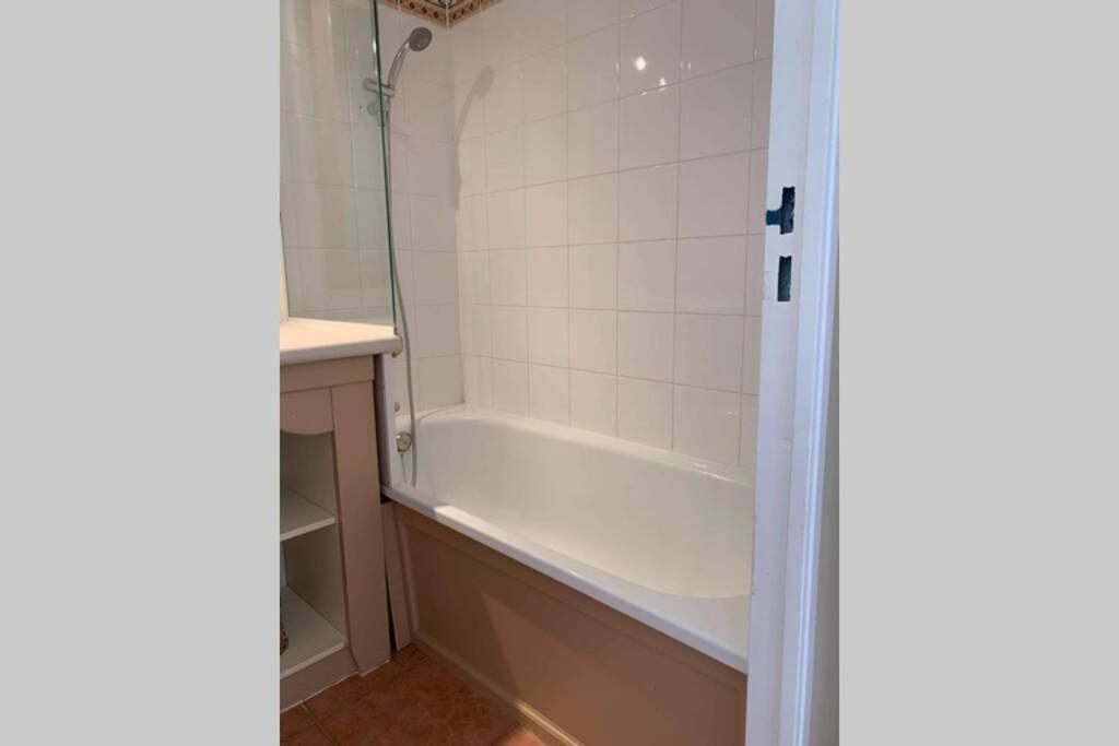 Tres Bel Appartement T3 Avec Splendide Vue Mer Les Issambres Exterior photo