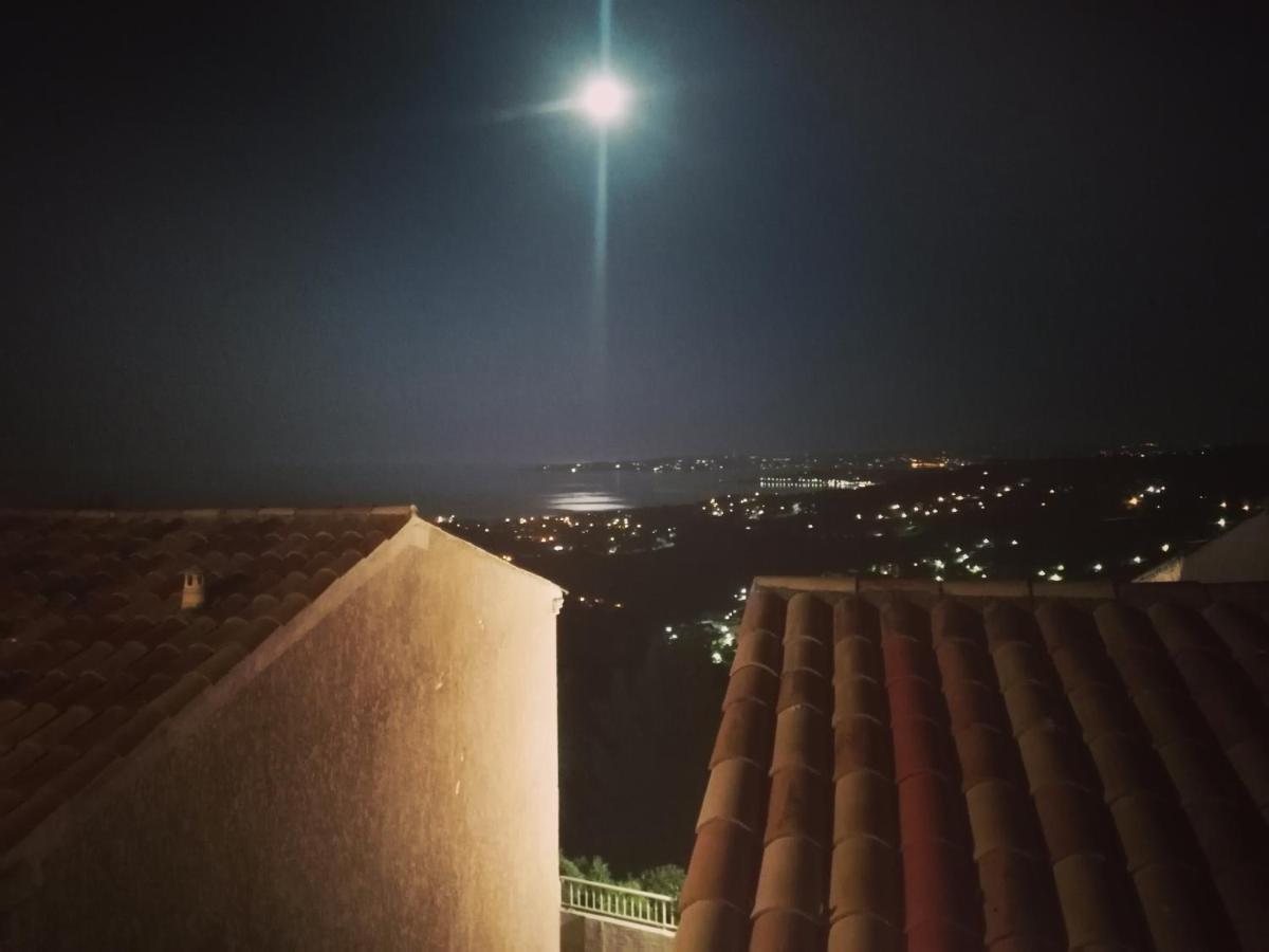 Tres Bel Appartement T3 Avec Splendide Vue Mer Les Issambres Exterior photo