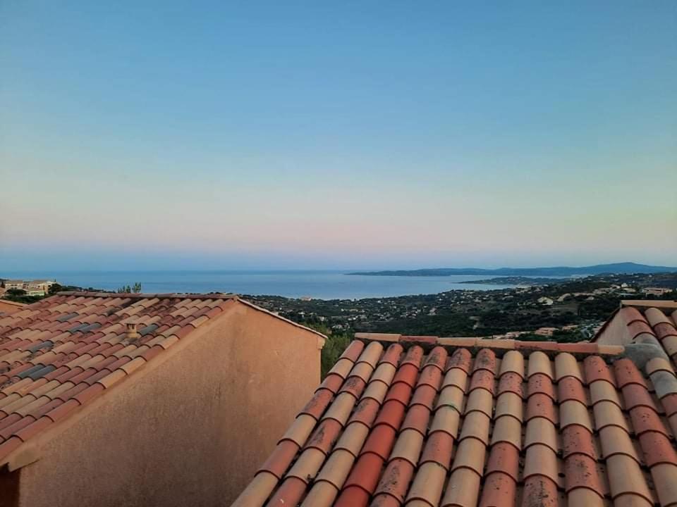 Tres Bel Appartement T3 Avec Splendide Vue Mer Les Issambres Exterior photo
