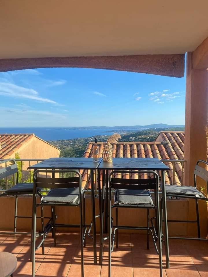 Tres Bel Appartement T3 Avec Splendide Vue Mer Les Issambres Exterior photo